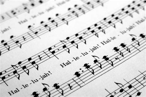 What Is a Refrain in Music: A Delve into the Essence of Musical Repetition